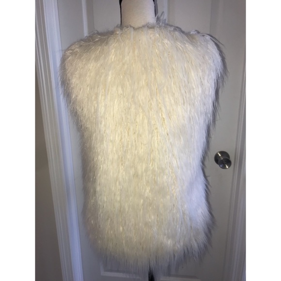 Divided by H&M open front shaggy vest - Picture 2 of 5